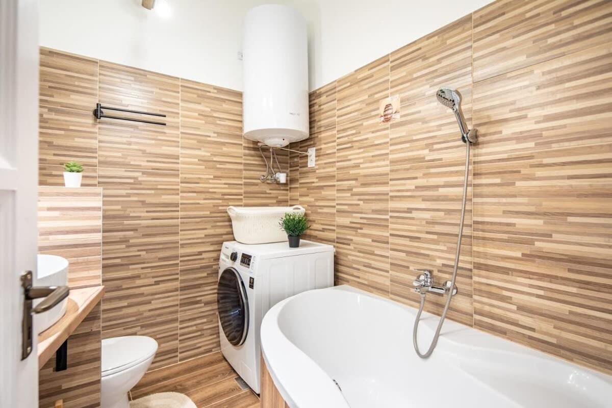 Convenient Apartment At Gastro Driven Location Budapest Luaran gambar